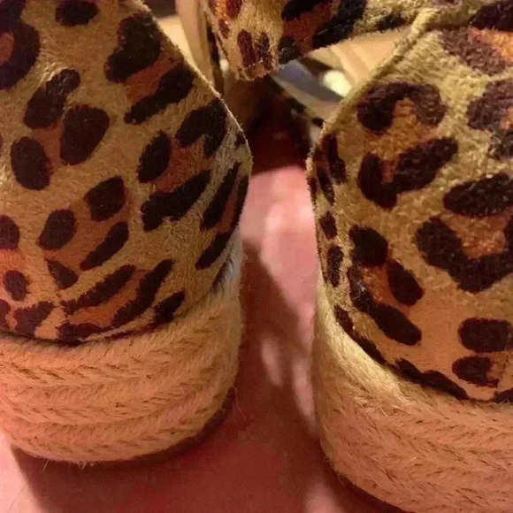 Bonnibel Leopard Sandals 7.5 - Picture 8 of 9